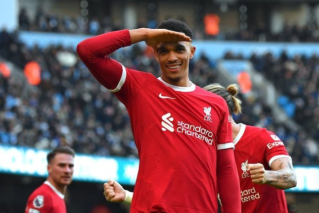 Selebrasi Trent Alexander-Arnold dalam laga Premier League Manchester City vs Liverpool, Sabtu (25/11/2023). (c) AP Photo/Rui Vieira