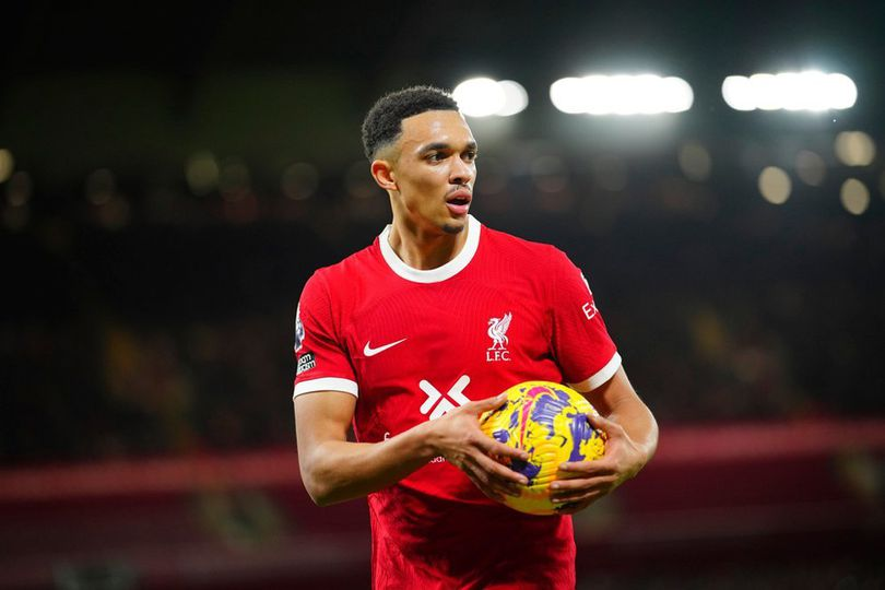 Trent Alexander-Arnold dalam laga Premier League antara Liverpool vs Manchester United, Minggu (17/12/2023). (c) AP Photo/Jon Super