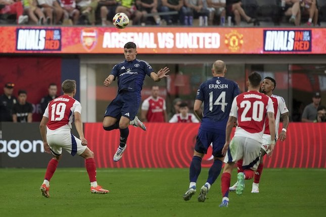 Aksi Harry Amass pada laga pramusim Arsenal vs Manchester United (c) AP Photo/Eric Thayer