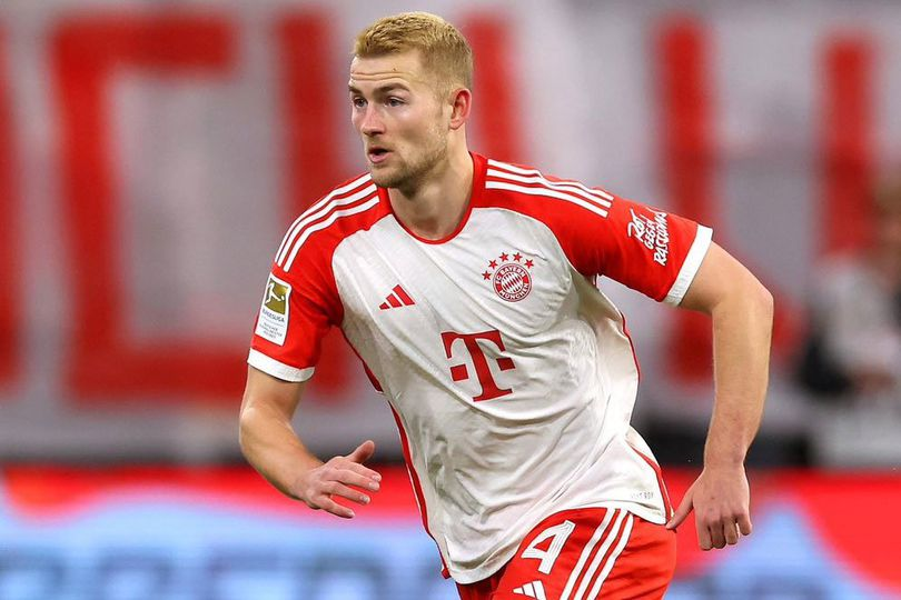 Bek Bayern Munchen, Matthijs De Ligt (c) Matthijs De Ligt Official X